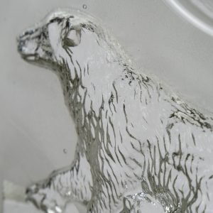Bibelou din cristal sculptat sub forma ursului polar Bibelouri Magazin de mobila decoratiuni si corpuri de iluminat vintage Bibelou din cristal sculptat sub forma ursului polar Bibelouri