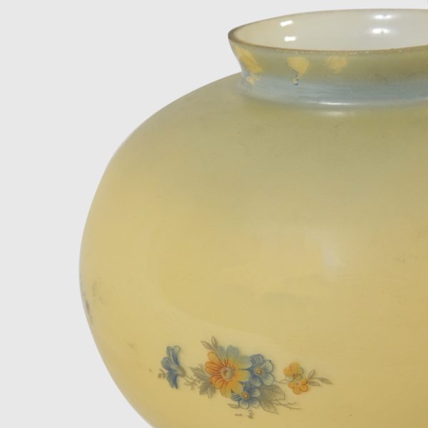 Vaza din sticla fina cu motiv floral vintage Decoratiuni