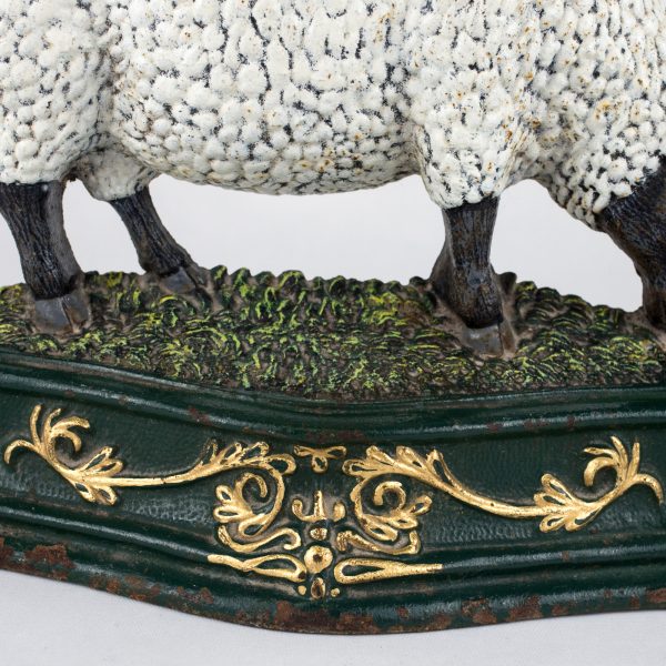 Ornament din metal cu motivul oii in stil rustic Decoratiuni