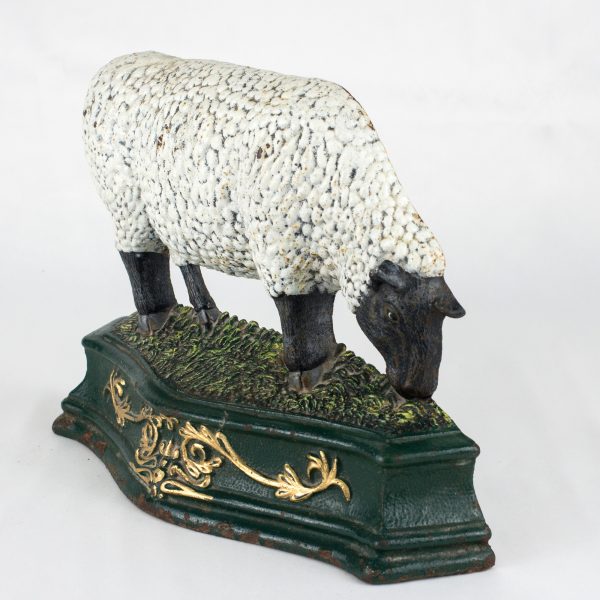 Ornament din metal cu motivul oii in stil rustic Decoratiuni