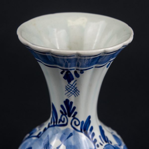 Vaza din ceramica pentru flori cu model traditional olandez Delft anii 80 Decoratiuni