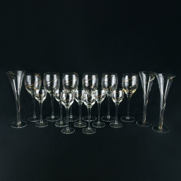 Set 16 piese  din sticla  pentru bauturi lucrat manual cu spirale aurii Pahare