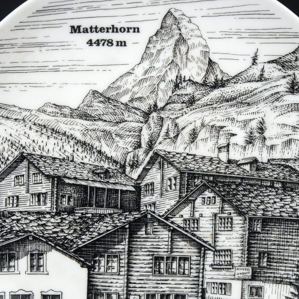 Farfurie decorativa din portelan cu imaginea orasului Zermat si Varfului Matterhorn Decoratiuni