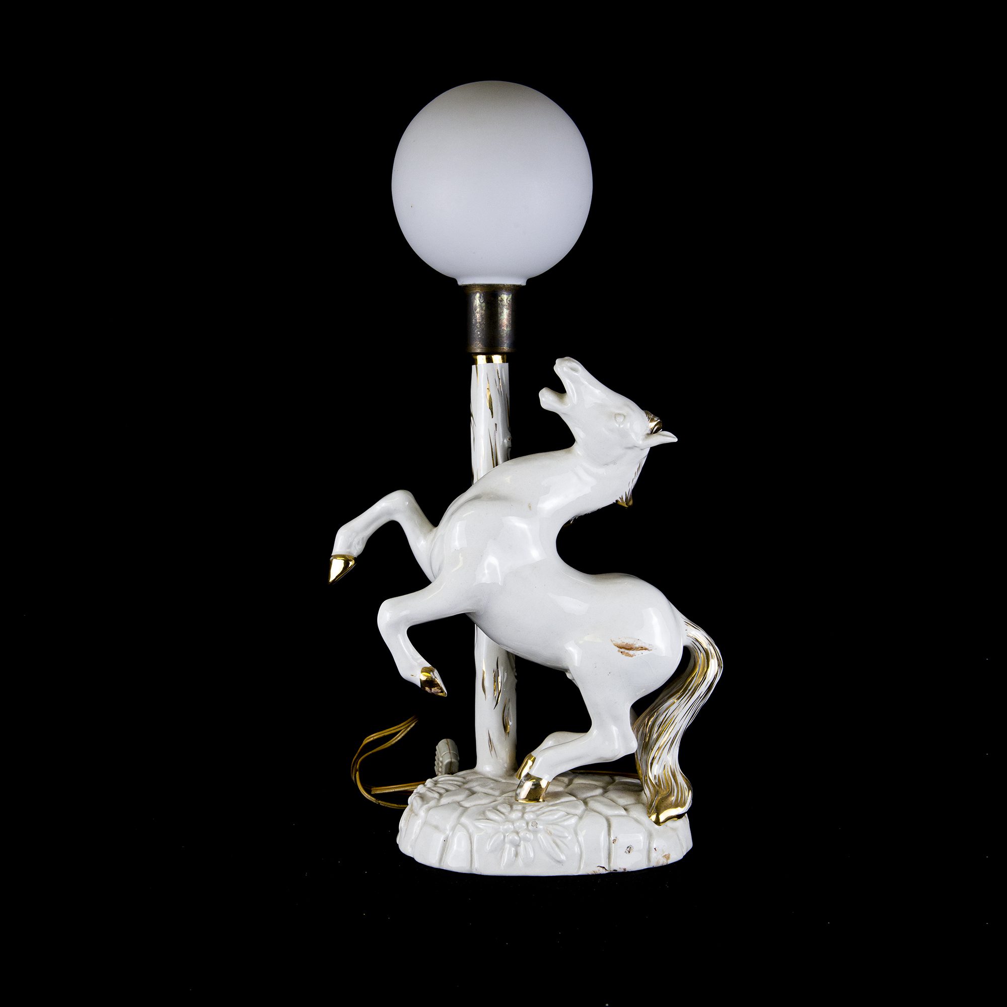 Lampă vintage cu baza de porțelan în formă de cal din anii 70-80 Corpuri de iluminat