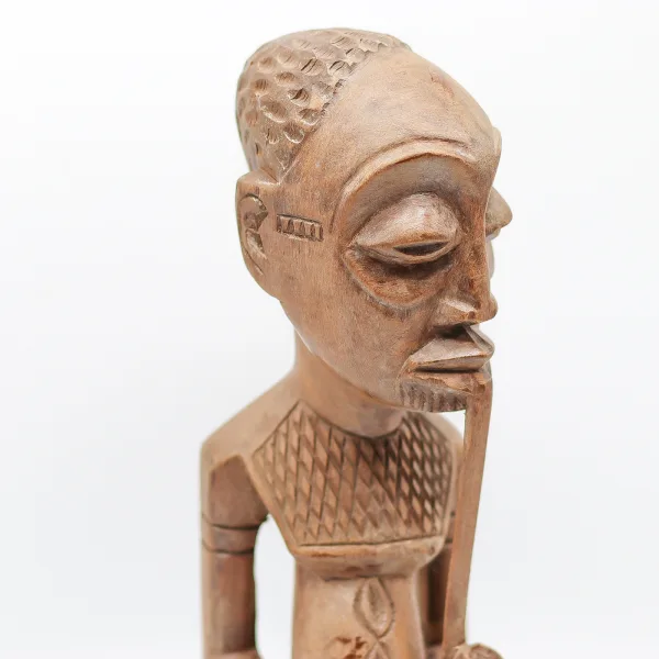 Statueta sculptata manual cu motive tribale Africa Decoratiuni