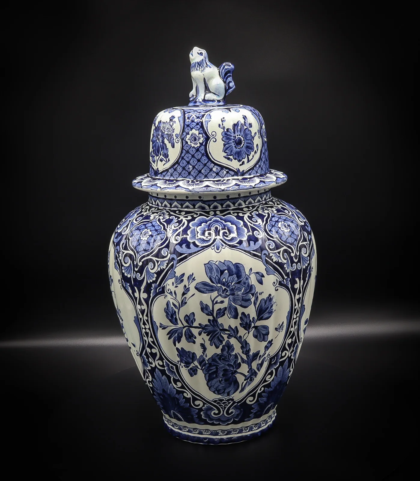 Vas de colecție Delft din ceramică cu motive florale Țările de Jos anii 50 Articole de colectie
