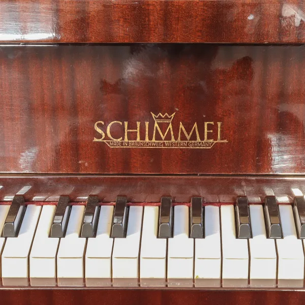Pianină vintage Schimmel 105 Design Exclusiv Braunschweig Germania de Vest anii 70-80 Decoratiuni