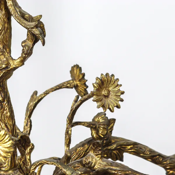 Candelabru din bronz cu 5 becuri tip lumânare și motive florale Franța începutul sec. XX Corpuri de iluminat