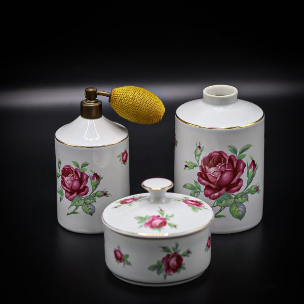 Set vintage handmade din 3 piese pentru îngrijire de Royal KPM cu motivul trandafirului Decoratiuni