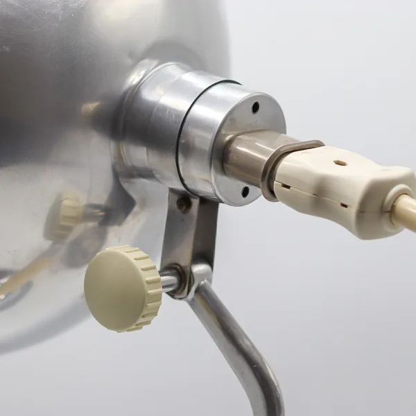 Lampă medicală în stil industrial de Kurt Rosenthal pentu Oly-Lux anii 50 Corpuri de iluminat
