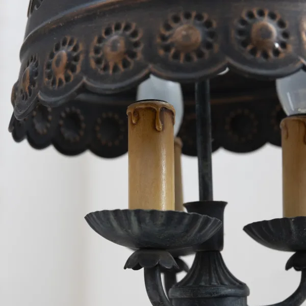 Lustră cu 3 becuri tip lumânare curgătoare și abajur din fier forjat antichizat în stil rustic Corpuri de iluminat