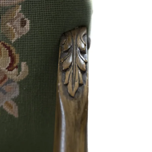 Fotoliu francez din lemn de măr cu tapiserie și motive mistice în stilul Ludovic al XIV-lea Fotolii