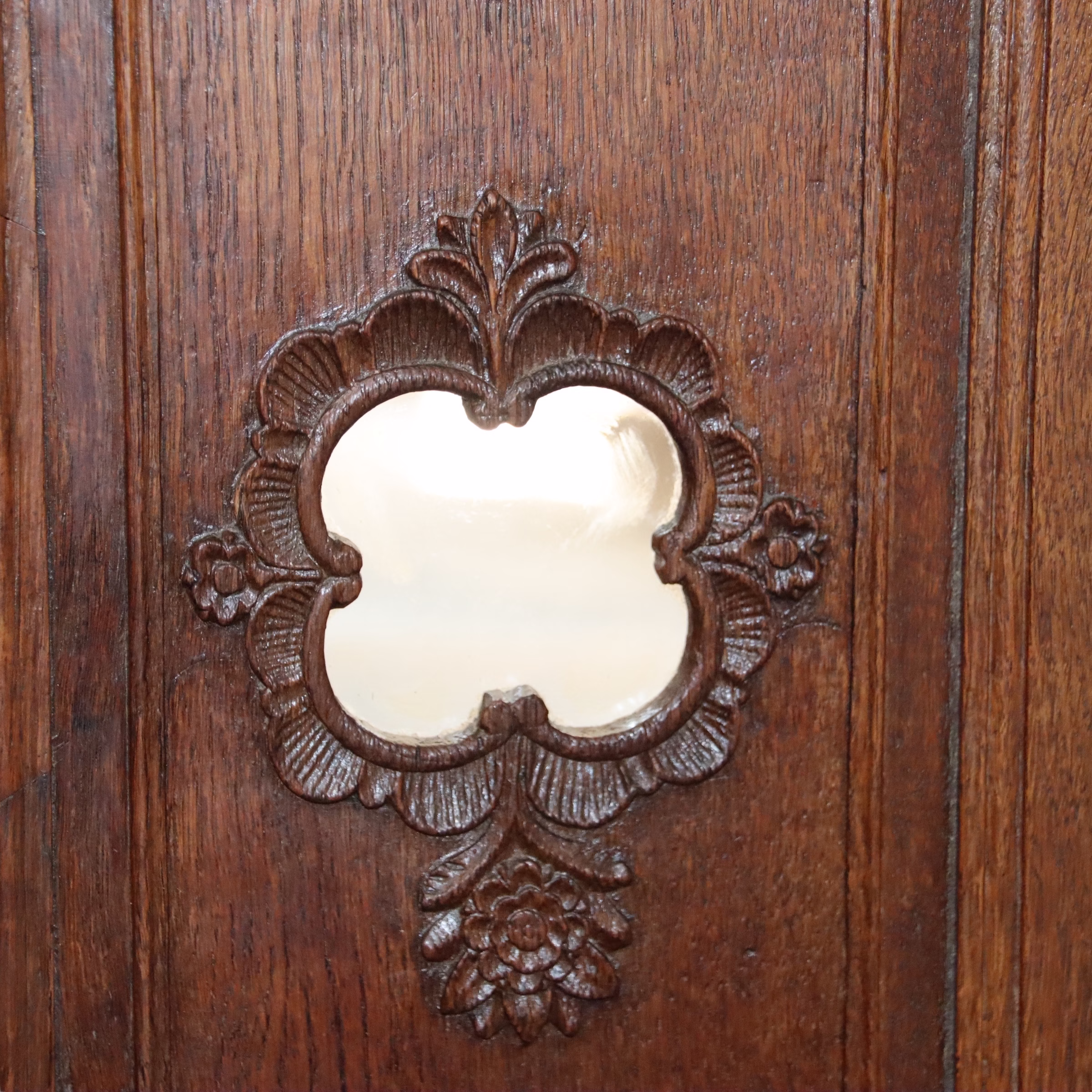 Ceas cu pendul de podea baroc cu mecanism recondiționat, piesă rară de colecție din sec. XIX Articole de colecție Magazin de mobila decoratiuni si corpuri de iluminat vintage Ceas cu pendul de podea baroc cu mecanism recondiționat, piesă rară de colecție din sec. XIX Articole de colecție