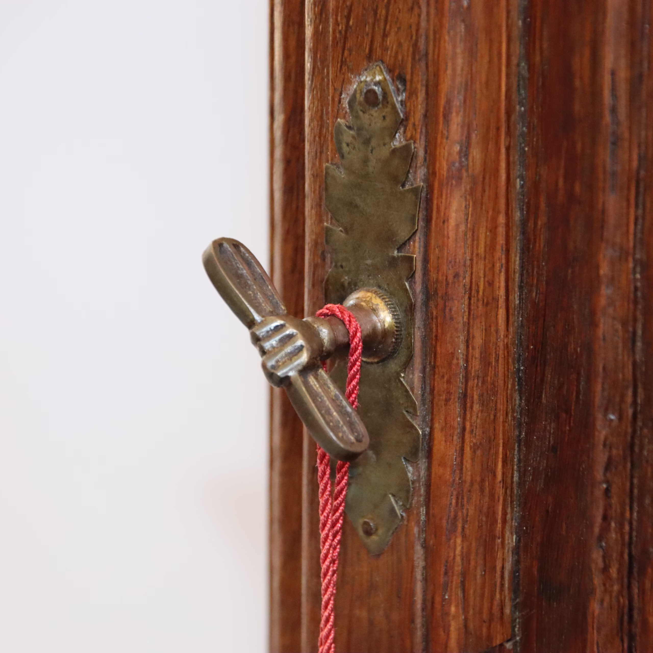 Ceas cu pendul de podea baroc cu mecanism recondiționat, piesă rară de colecție din sec. XIX Articole de colecție Magazin de mobila decoratiuni si corpuri de iluminat vintage Ceas cu pendul de podea baroc cu mecanism recondiționat, piesă rară de colecție din sec. XIX Articole de colecție