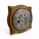 Plachetă decorativă vintage din metal pe suport de lemn – scenă rustică în relief Decoratiuni