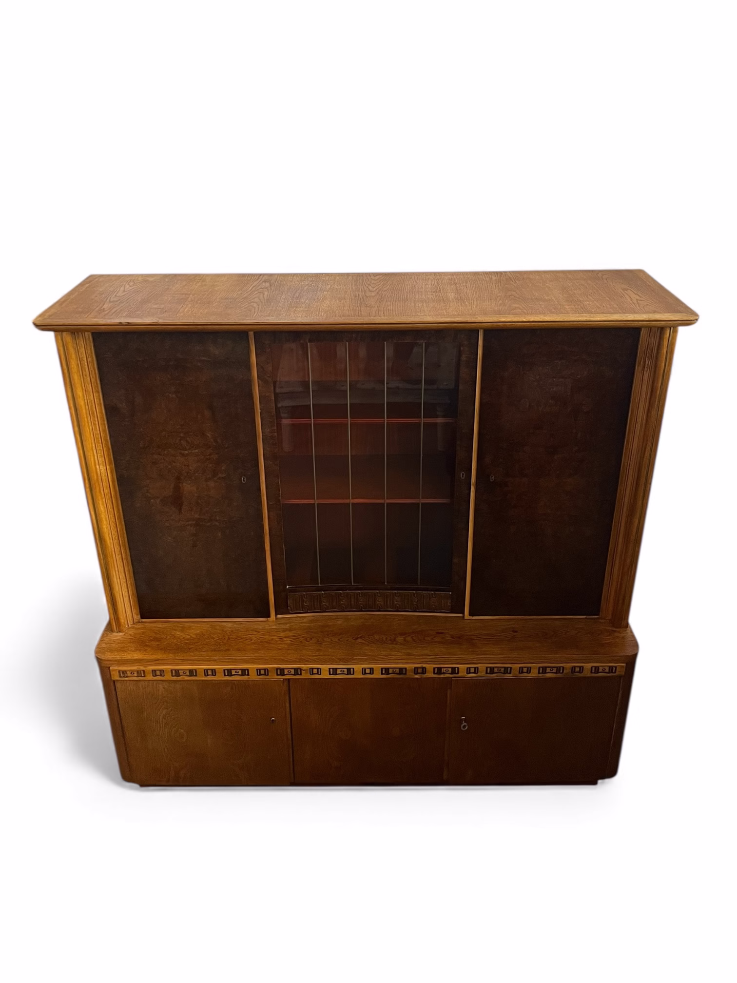 Bibliotecă – vitrină vintage Art Deco, furnir de nuc, anii 1930–1940 Mobilier
