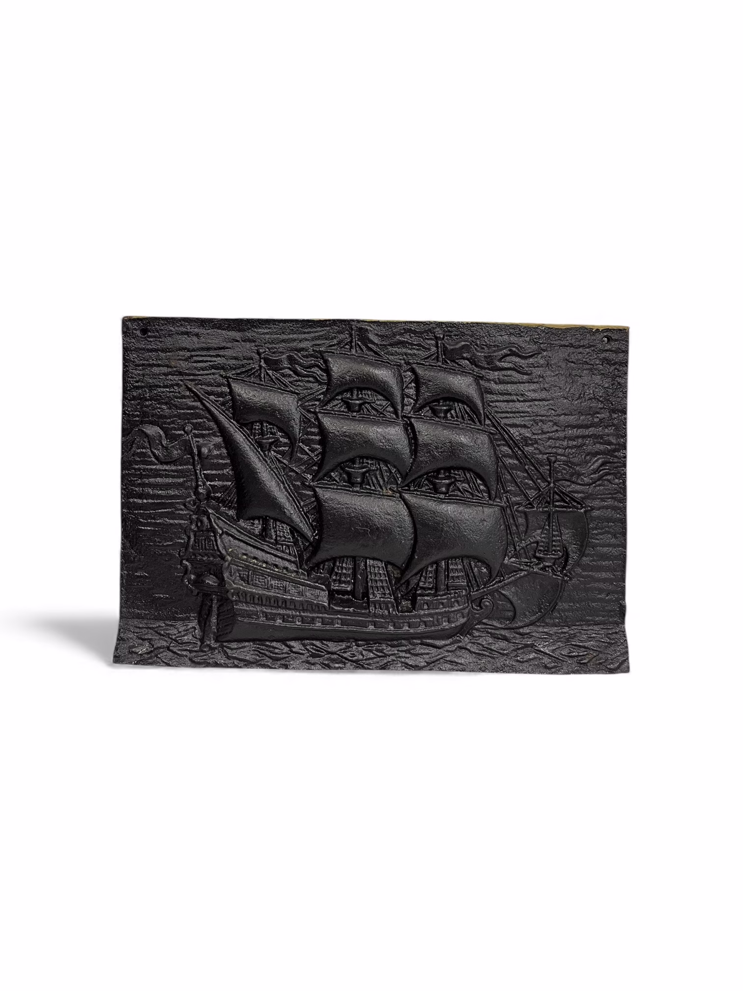 Decorațiune de perete nautică din fontă – corabie cu vele în relief, stil maritim vintage