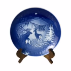 Farfurie decorativă de Crăciun din porțelan Royal Copenhagen Juleaften 1980 Christmas in the Woods Decoratiuni