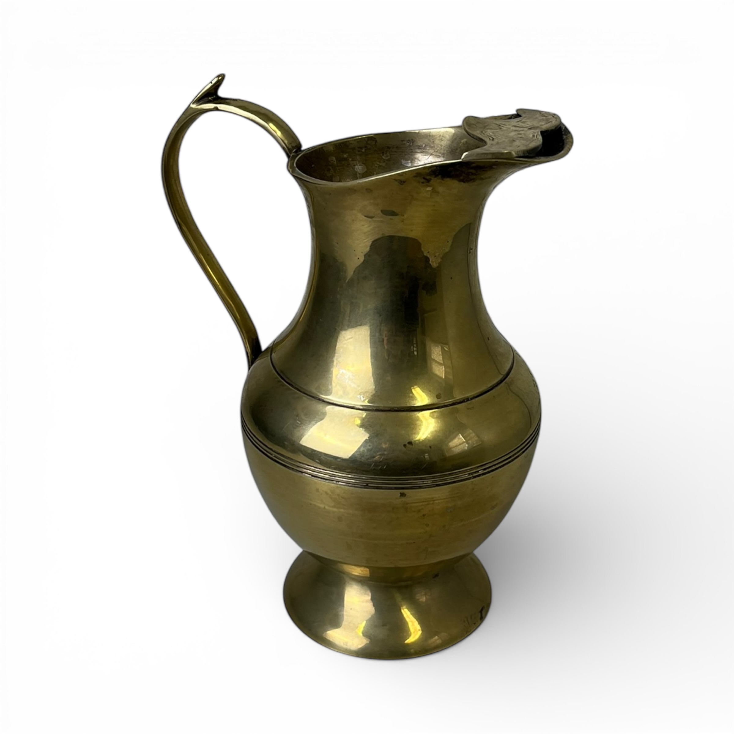 Carafă / ulcior vintage din alamă masivă, cu capac articulat – stil tradițional european Decantor Magazin de mobila decoratiuni si corpuri de iluminat vintage Carafă / ulcior vintage din alamă masivă, cu capac articulat – stil tradițional european Decantor