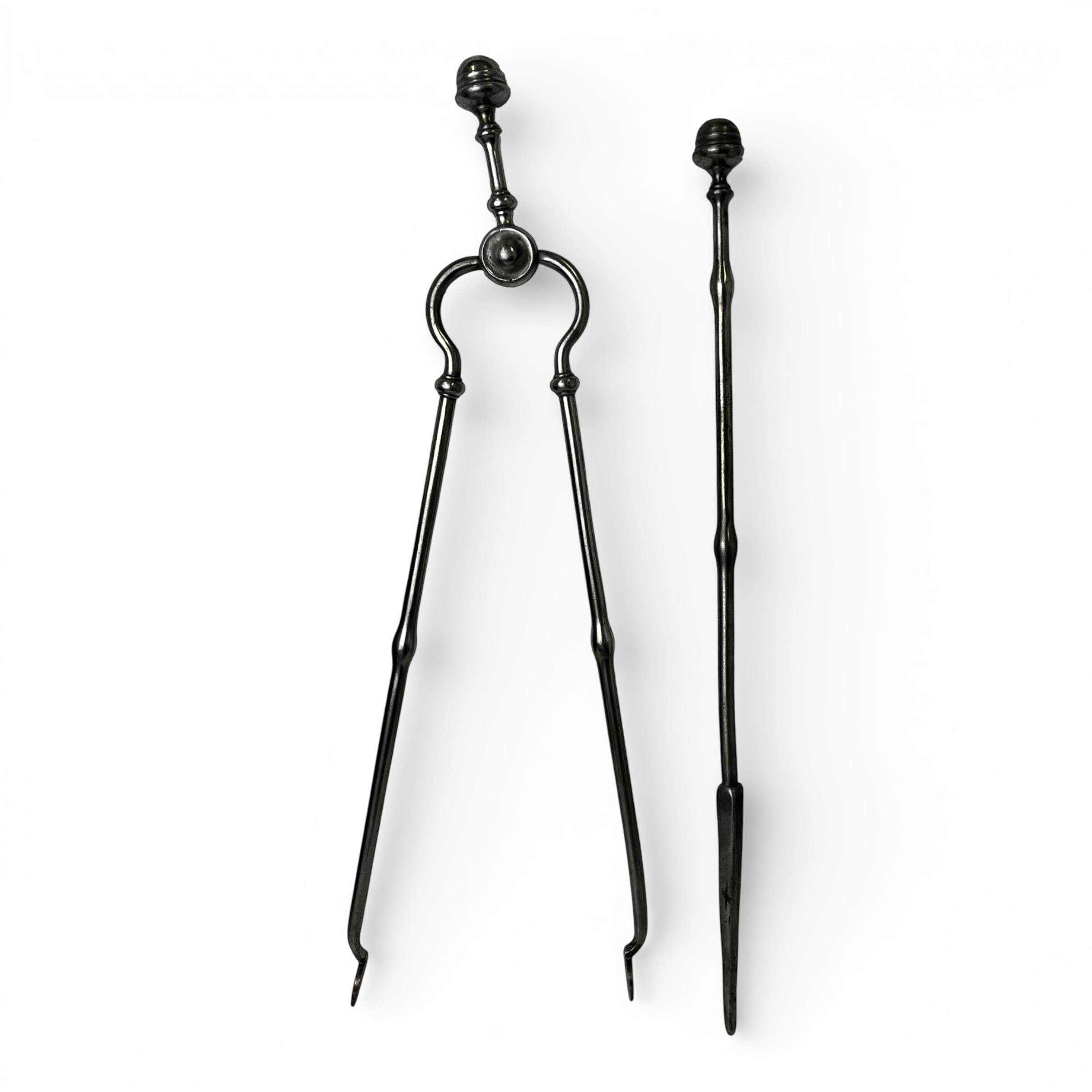 Set vintage pentru șemineu – clește și vătrai din metal patinat Decoratiuni