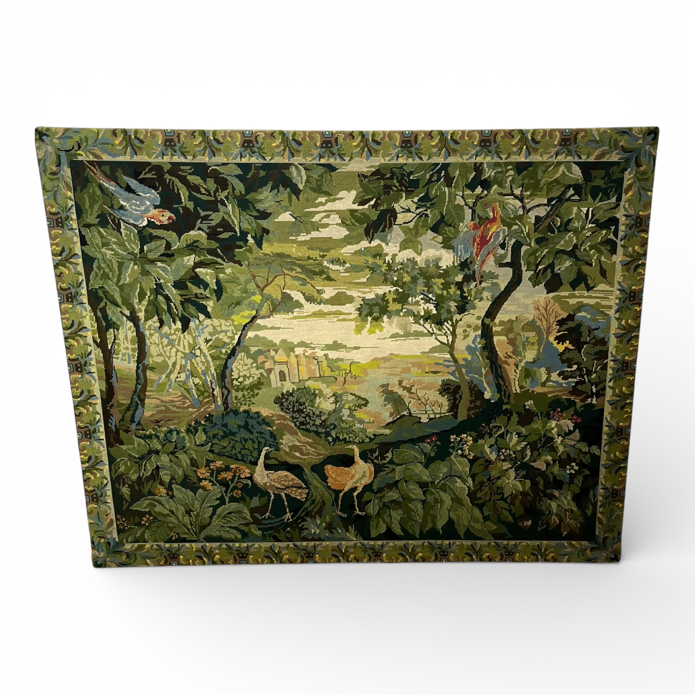 Tapiserie decorativă belgiană, lucrată manual, scenă verdure cu păsări exotice, semnată și datată 1986 Decoratiuni