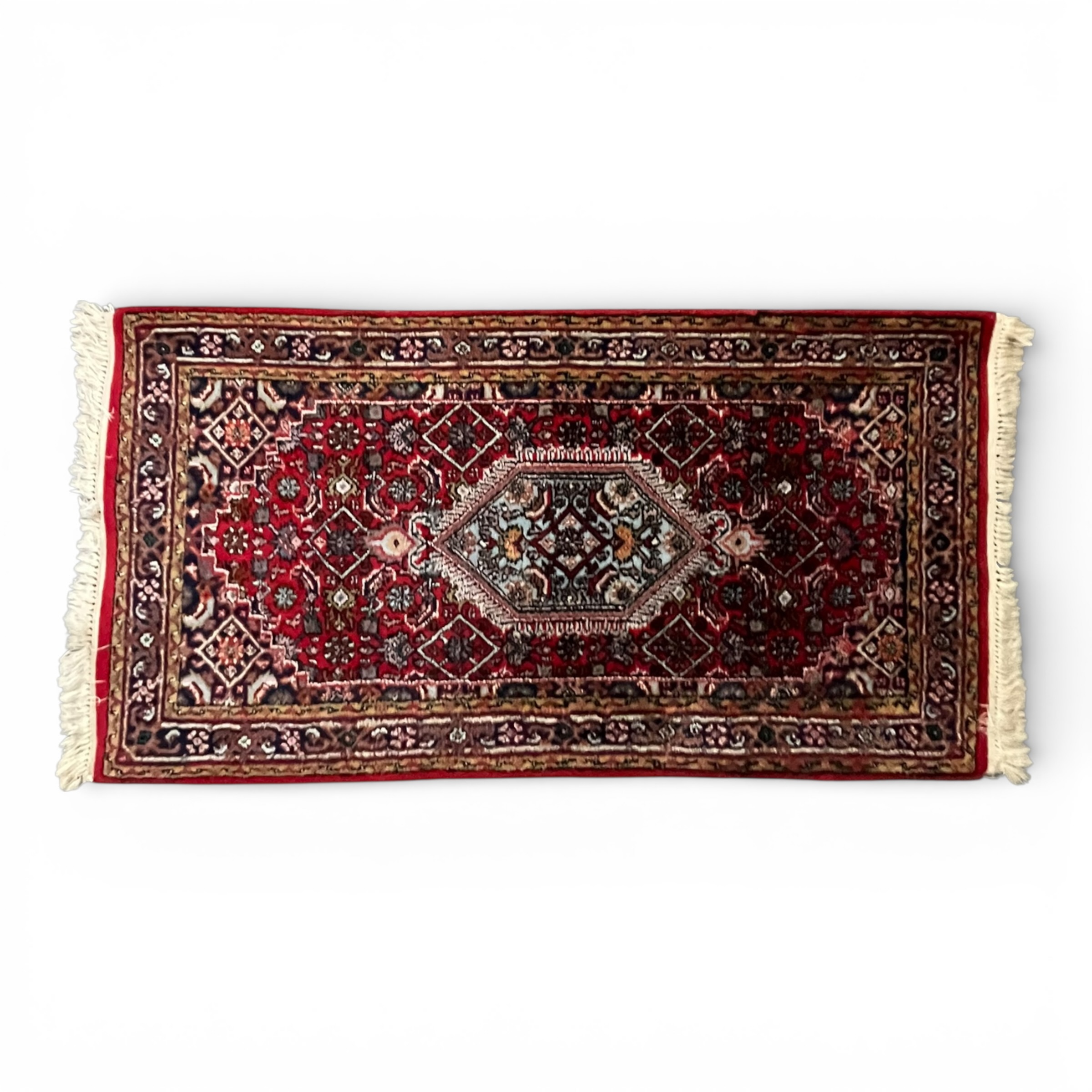 Covor oriental Heriz lucrat manual, 75 × 147 cm, cu sigiliu de export și marcaj lot „1981 TC” Covoare