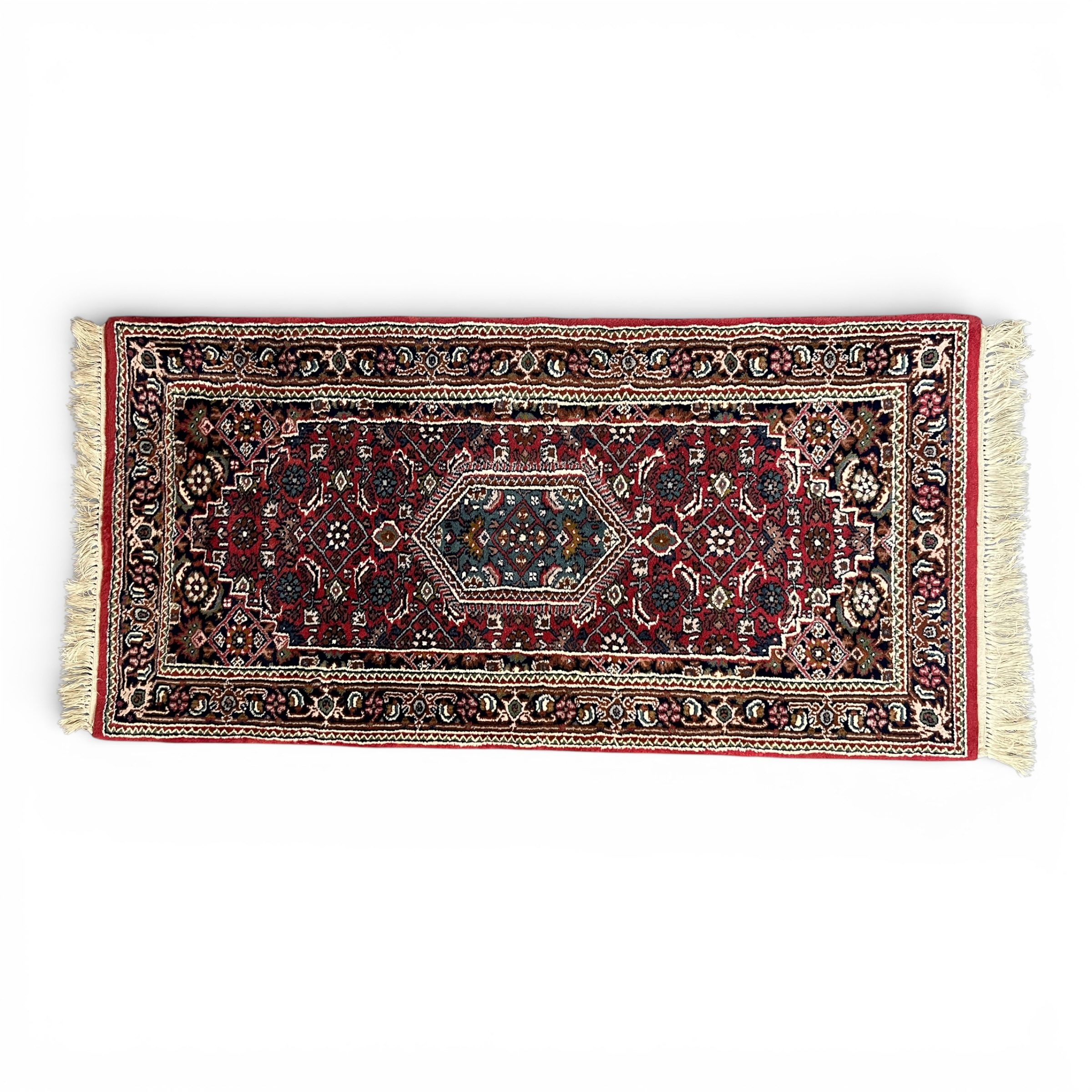 Covor oriental Heriz, lucrat manual, 68 × 150 cm, lână pe bumbac Covoare Magazin de mobila decoratiuni si corpuri de iluminat vintage Covor oriental Heriz, lucrat manual, 68 × 150 cm, lână pe bumbac Covoare