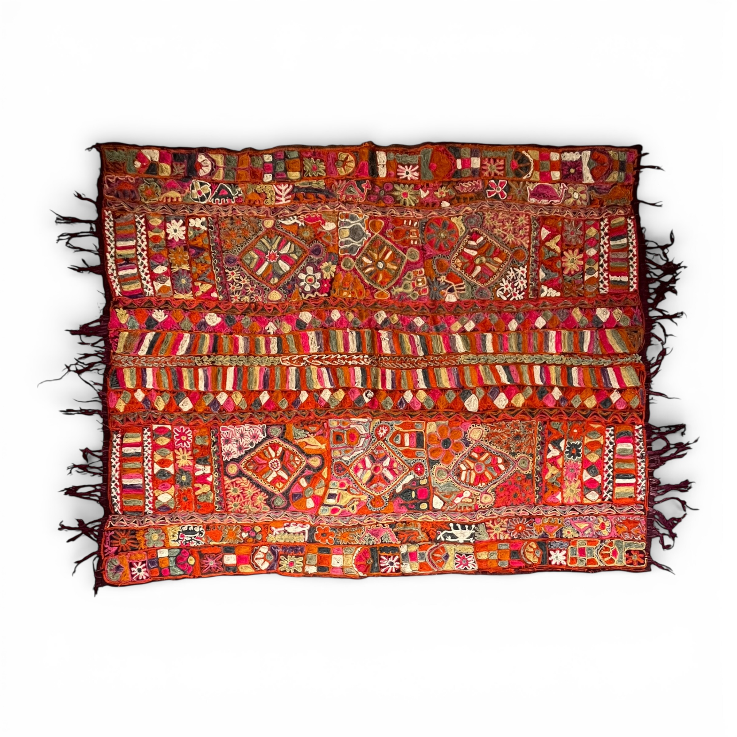 Textil etnic indian Banjara / Rabari, broderie manuală și patchwork tradițional, sec. XX Covoare