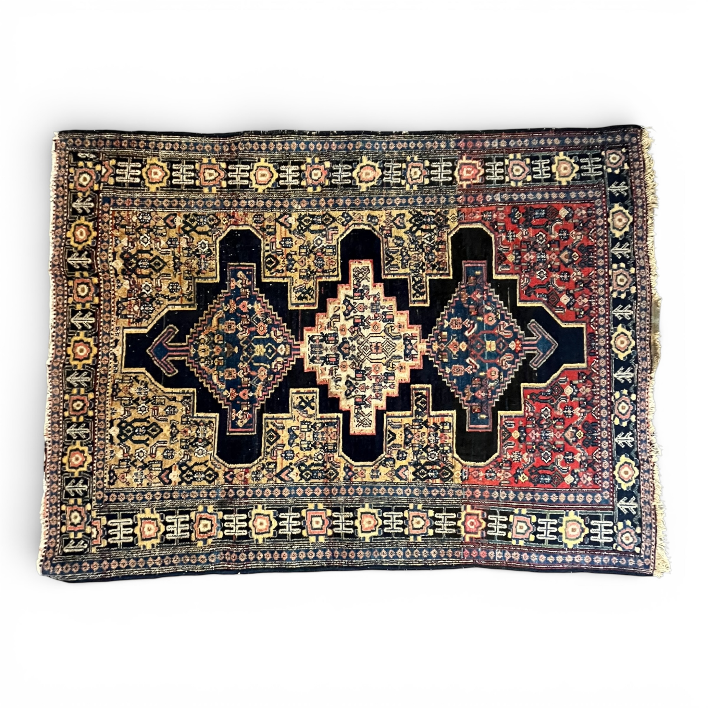 Covor oriental caucazian tip Kazak, lucrat manual, 147 x 110 cm, patină autentică de epocă Covoare Magazin de mobila decoratiuni si corpuri de iluminat vintage Covor oriental caucazian tip Kazak, lucrat manual, 147 x 110 cm, patină autentică de epocă Covoare