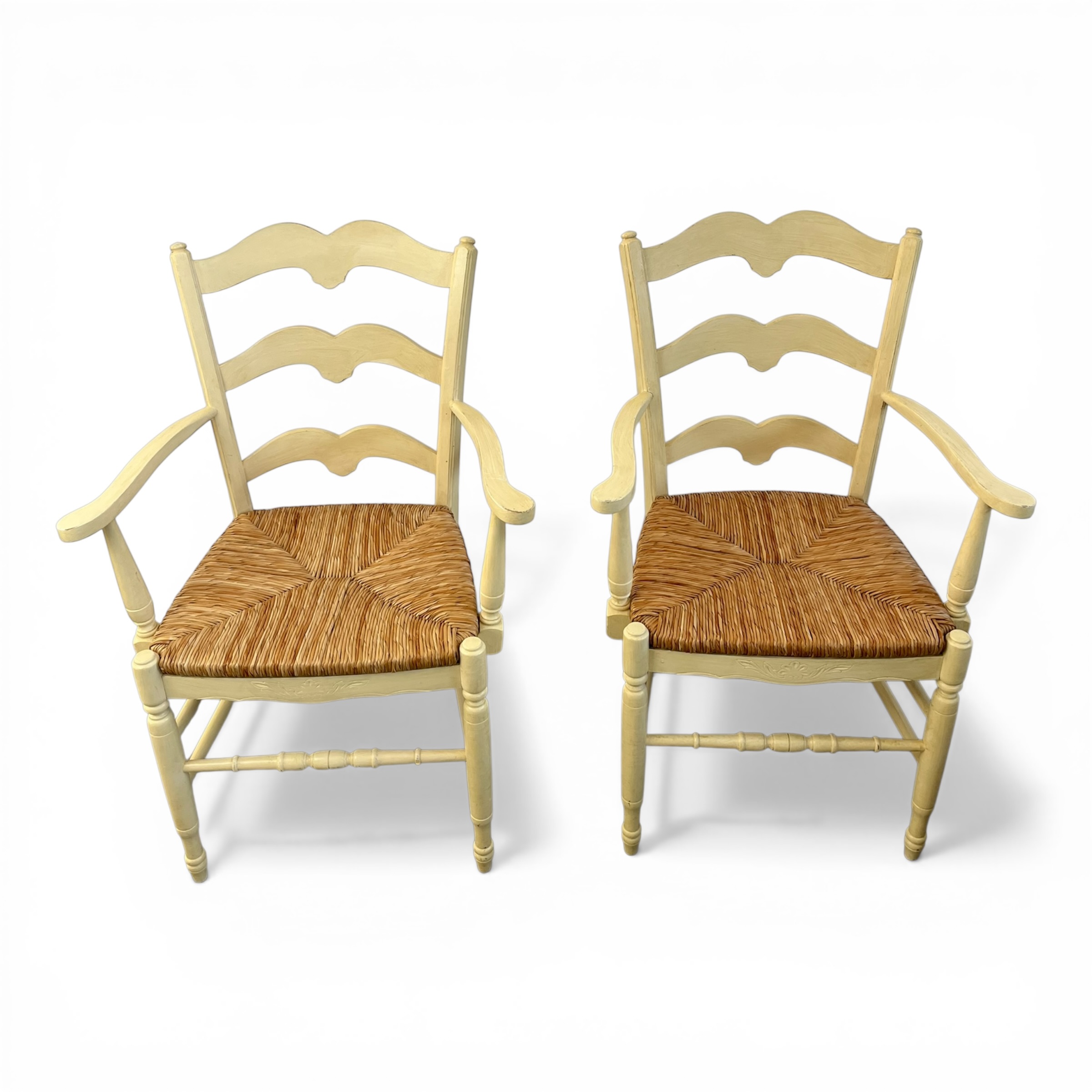Set 2 scaune cu brațe stil provincial francez, lemn masiv cu șezut din papură (rush), sec. XX Mobilier
