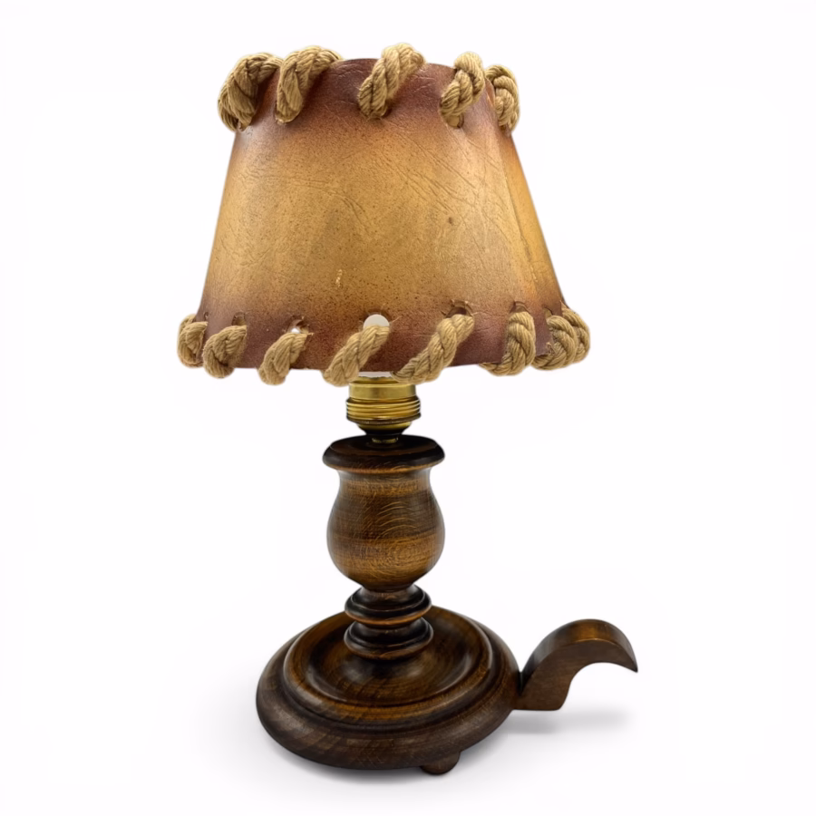 Lampă de masă vintage rustică din lemn masiv cu abajur decorativ din carton și șnur