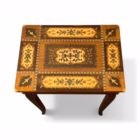 Măsuță vintage de cusut / bijuterii cu marchetărie și mecanism muzical elvețian Lador Mobilier