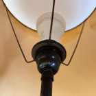Lampă de masă vintage cu abajur original și bază metalică decorativă Corpuri de iluminat