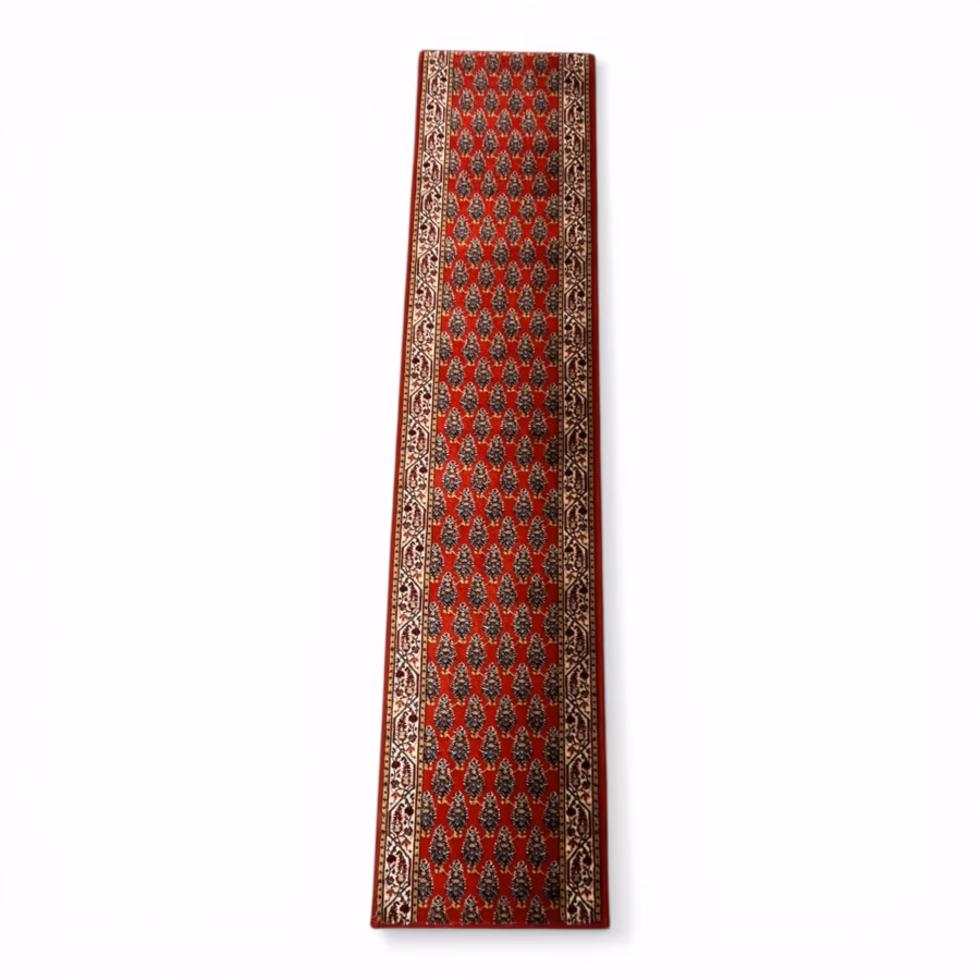 Covor tip runner în stil oriental, fond roșu cu motive clasice repetitive și bordură decorativă
