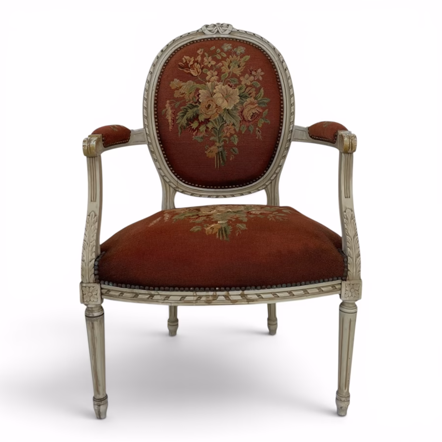 Fotoliu francez Louis XVI cu tapiserie florală originală, cca. 1900–1920