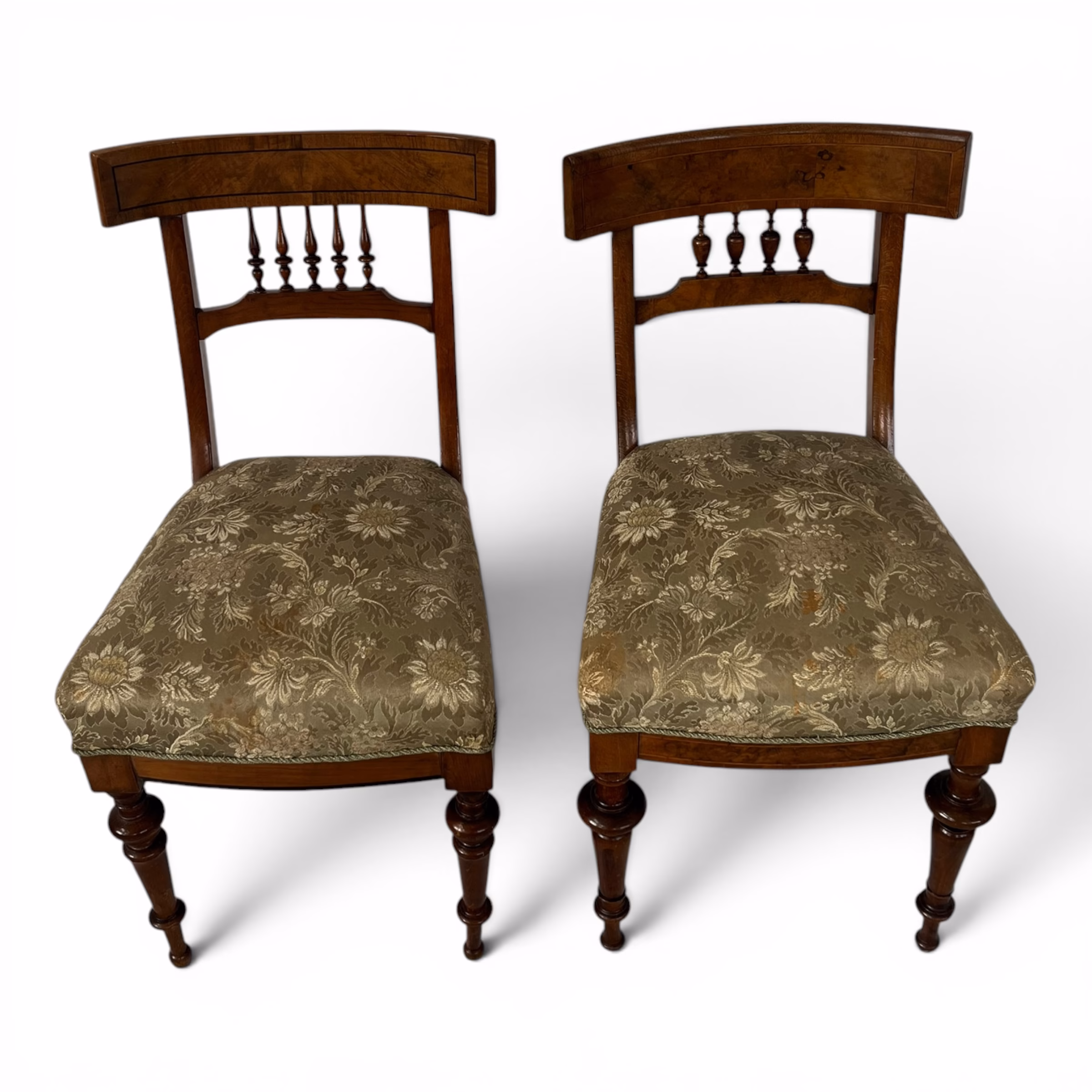 Pereche de scaune Biedermeier din lemn furniruit cu nuc, Germania, cca. 1820–1840 Mobilier