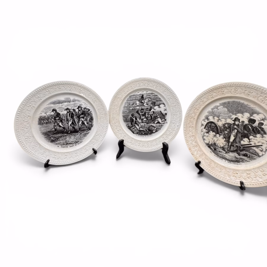 Set 3 farfurii decorative vintage Société Céramique Maastricht – Scene istorice napoleoniene – Made in Holland