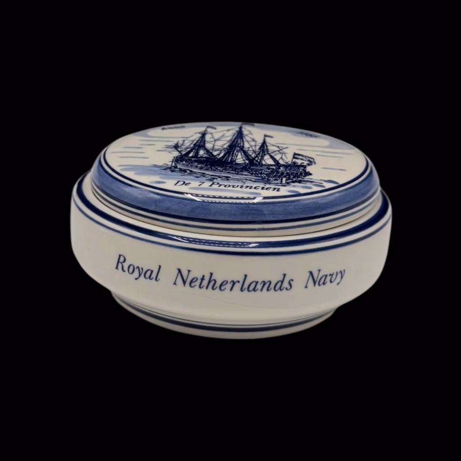 Doză Vintage din Ceramică Delft – Ediție Maritimă „Royal Netherlands Navy”