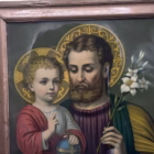 Icoană Veche Catolică „Sfântul Iosif cu Pruncul Iisus” (Oleografie / Cromolitografie pe Placaj), în Ramă de Epocă Tablouri