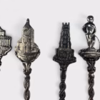 Set Colecție – 18 Lingurițe și 1 Furculiță Miniaturale cu Repere Turistice Europene Tacamuri