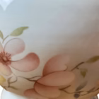 Bombonieră din porțelan cu capac – decor floral vintage Bomboniere