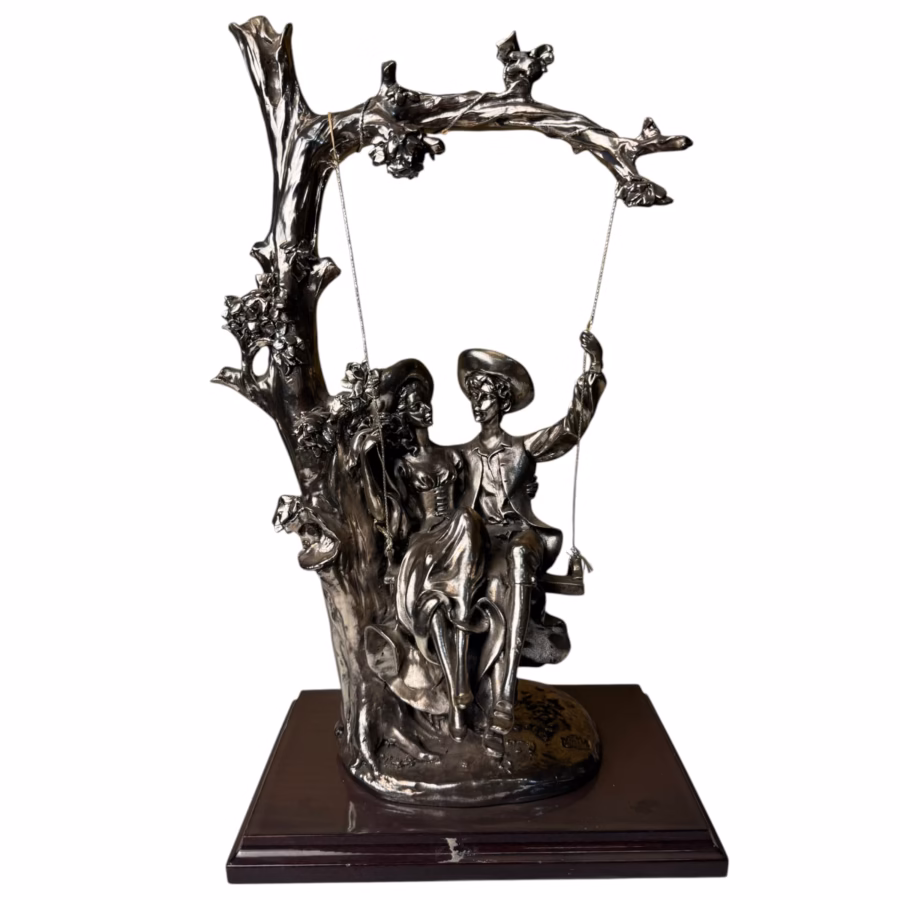 Statuetă decorativă romantică „Cuplu în leagăn”
