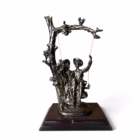 Statuetă decorativă romantică „Cuplu în leagăn” Statuete