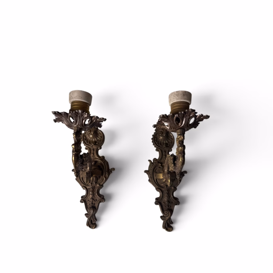 Pereche Aplice Vintage din Bronz Turnat – Stil Rococo / Ludovic al XV-lea
