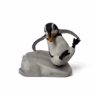 Statuetă / Bibelou vintage din porțelan Pinguin pe un sloi pe Gheață „Whoops!” – The Franklin Mint, 1985 Bibelouri